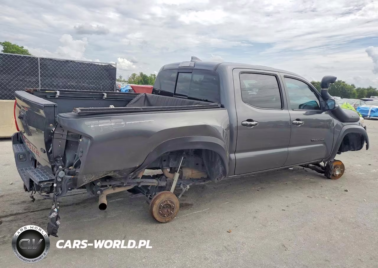 2018 Toyota Tacoma Trd Sport VIN:3TMAZ5CN7JM059169 - 3