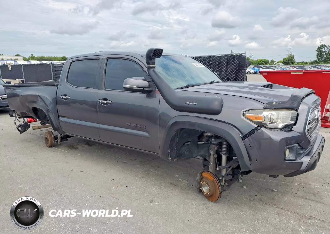 2018 Toyota Tacoma Trd Sport VIN:3TMAZ5CN7JM059169 - 4