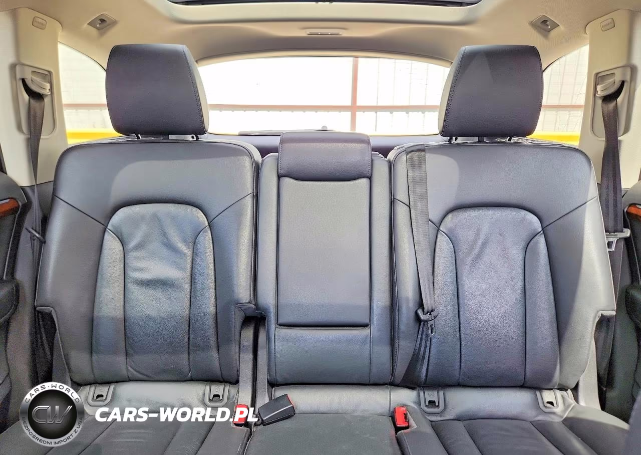 2015 Audi Q7 VIN:WA1CGAFE1FD033179 - 10
