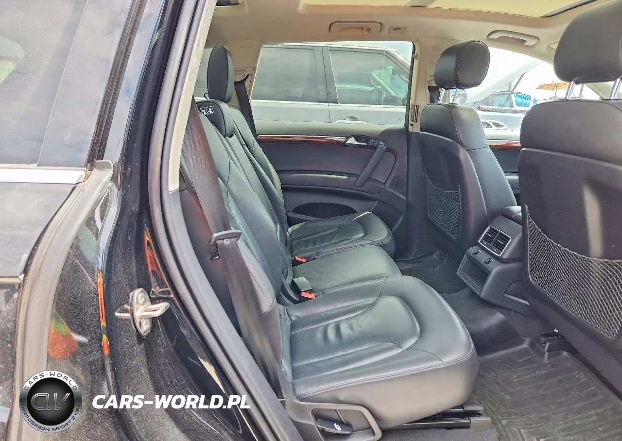 2015 Audi Q7 VIN:WA1CGAFE1FD033179 - 11