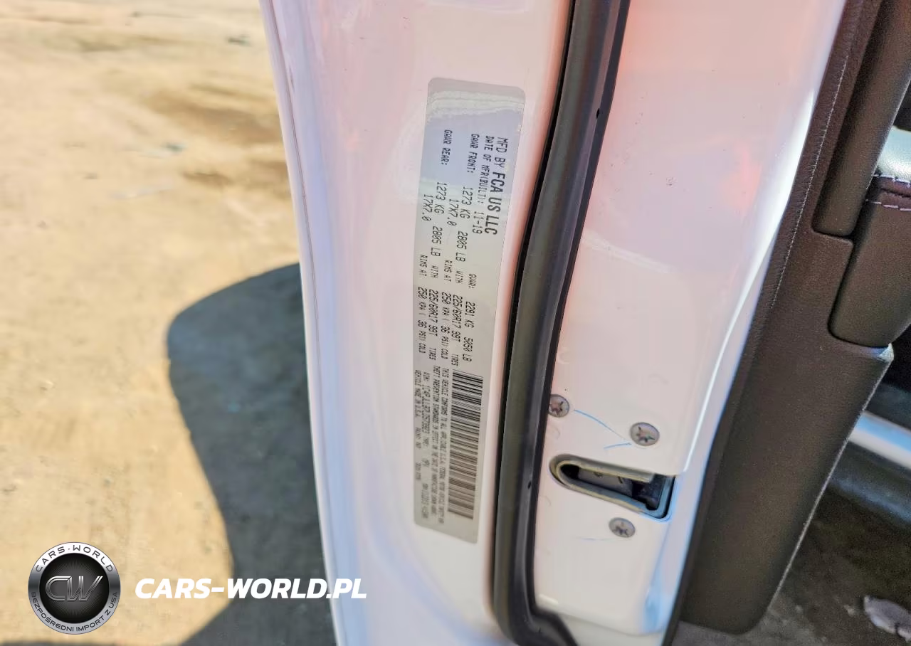 2020 Jeep Cherokee Latitude Plus VIN:1C4PJLLB7LD573923 - 12