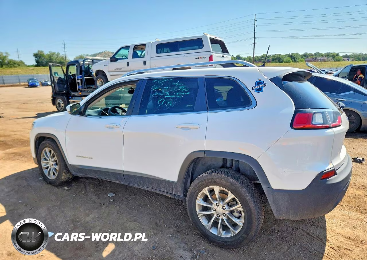 2020 Jeep Cherokee Latitude Plus VIN:1C4PJLLB7LD573923 - 2