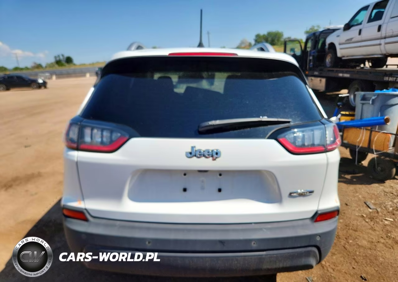 2020 Jeep Cherokee Latitude Plus VIN:1C4PJLLB7LD573923 - 6