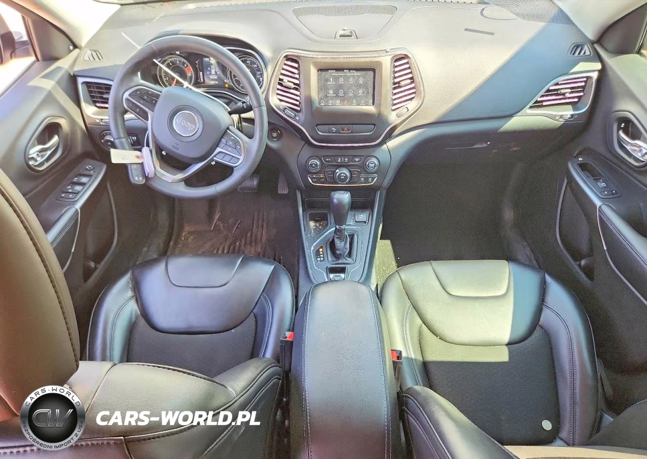 2020 Jeep Cherokee Latitude Plus VIN:1C4PJLLB7LD573923 - 8