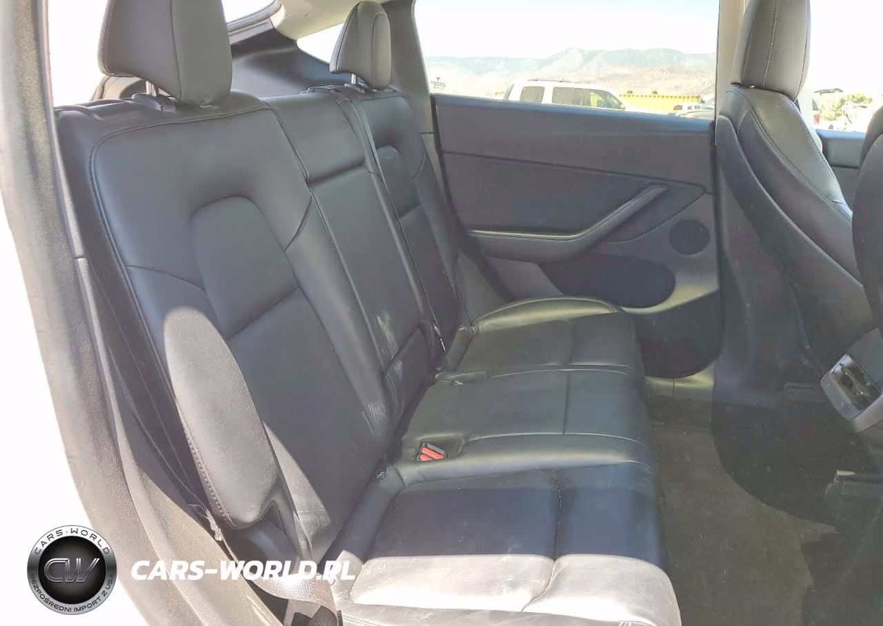 2021 Tesla Model Y VIN:5YJYGDEE5MF285621 - 11