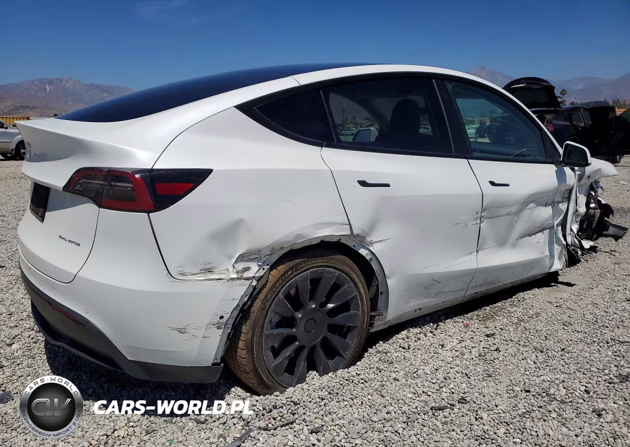2021 Tesla Model Y VIN:5YJYGDEE5MF285621 - 3
