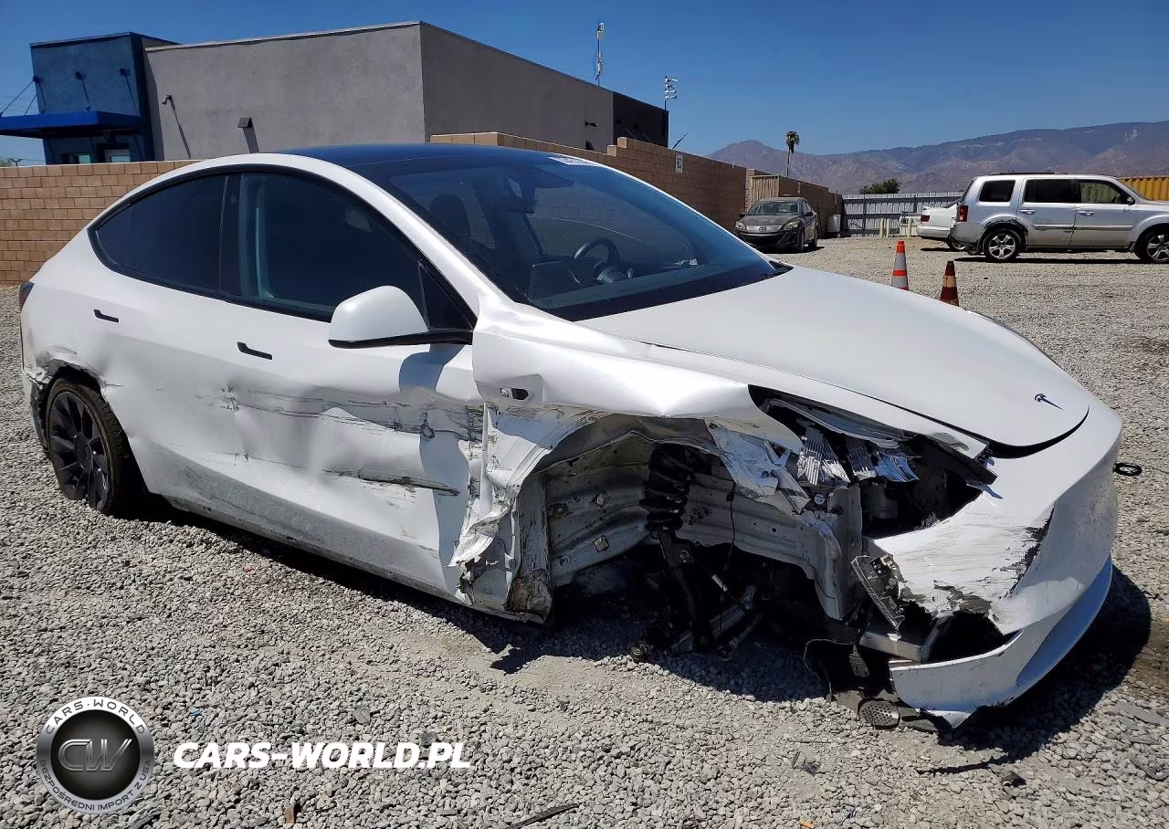 2021 Tesla Model Y VIN:5YJYGDEE5MF285621 - 4