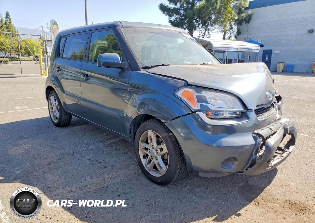 2011 Kia Soul + VIN:KNDJT2A20B7309145 - 4