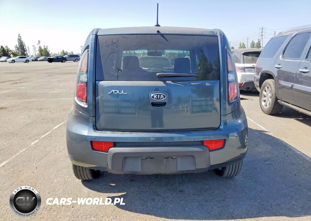 2011 Kia Soul + VIN:KNDJT2A20B7309145 - 6