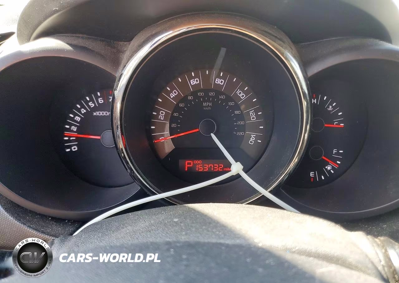 2011 Kia Soul + VIN:KNDJT2A20B7309145 - 9