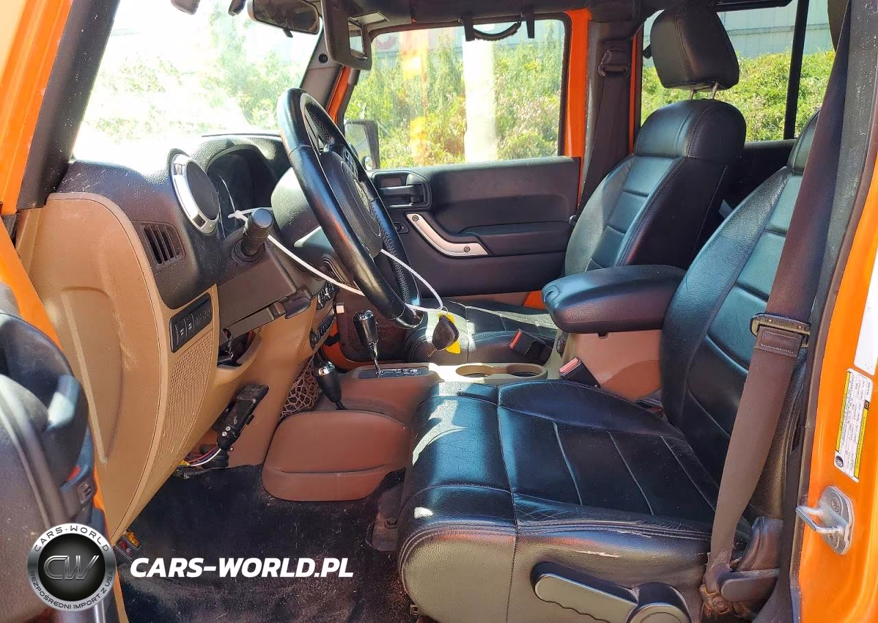2012 Jeep Wrangler Unlimited Rubicon VIN:1C4HJWFG9CL151879 - 7
