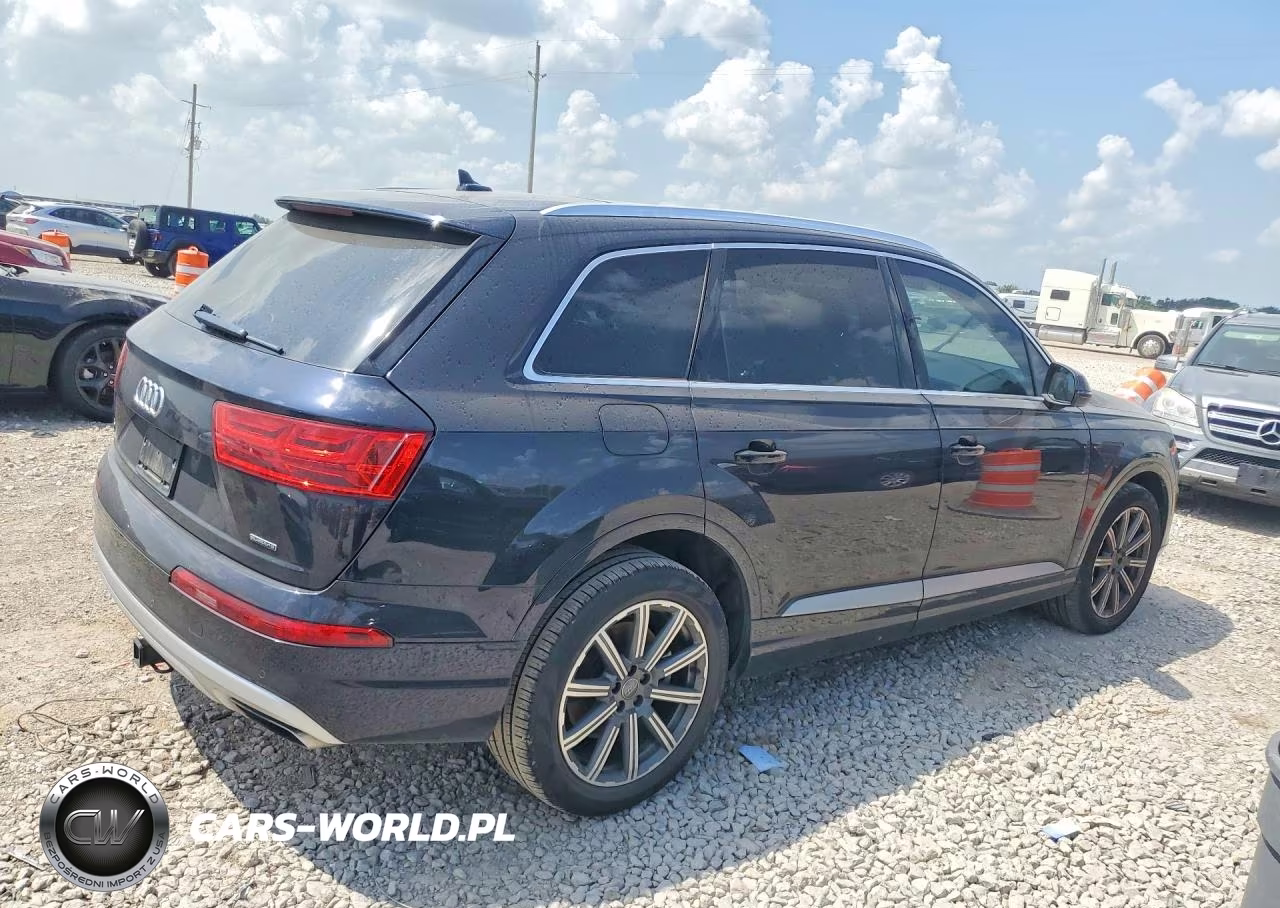 2018 Audi Q7 Premium Plus VIN:WA1LHAF73JD006816 - 3