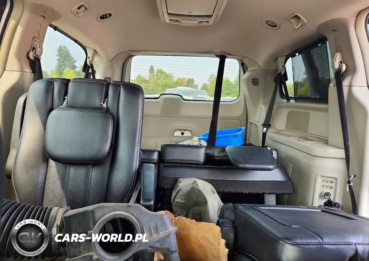 2012 Chrysler Town & Country Touring L VIN:2C4RC1CG7CR133135 - 10
