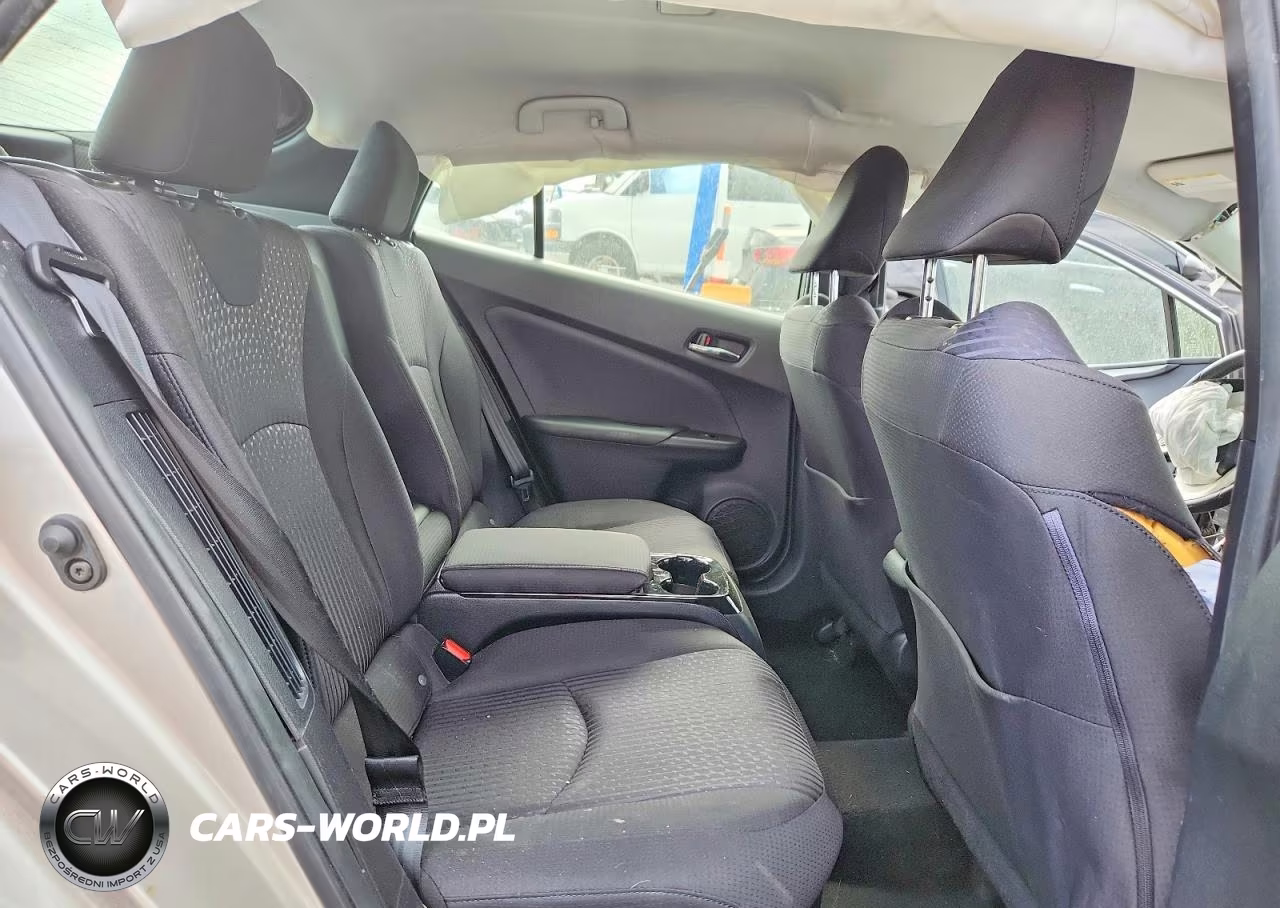 2017 Toyota Prius Prime Plus VIN:JTDKARFPXH3035945 - 10