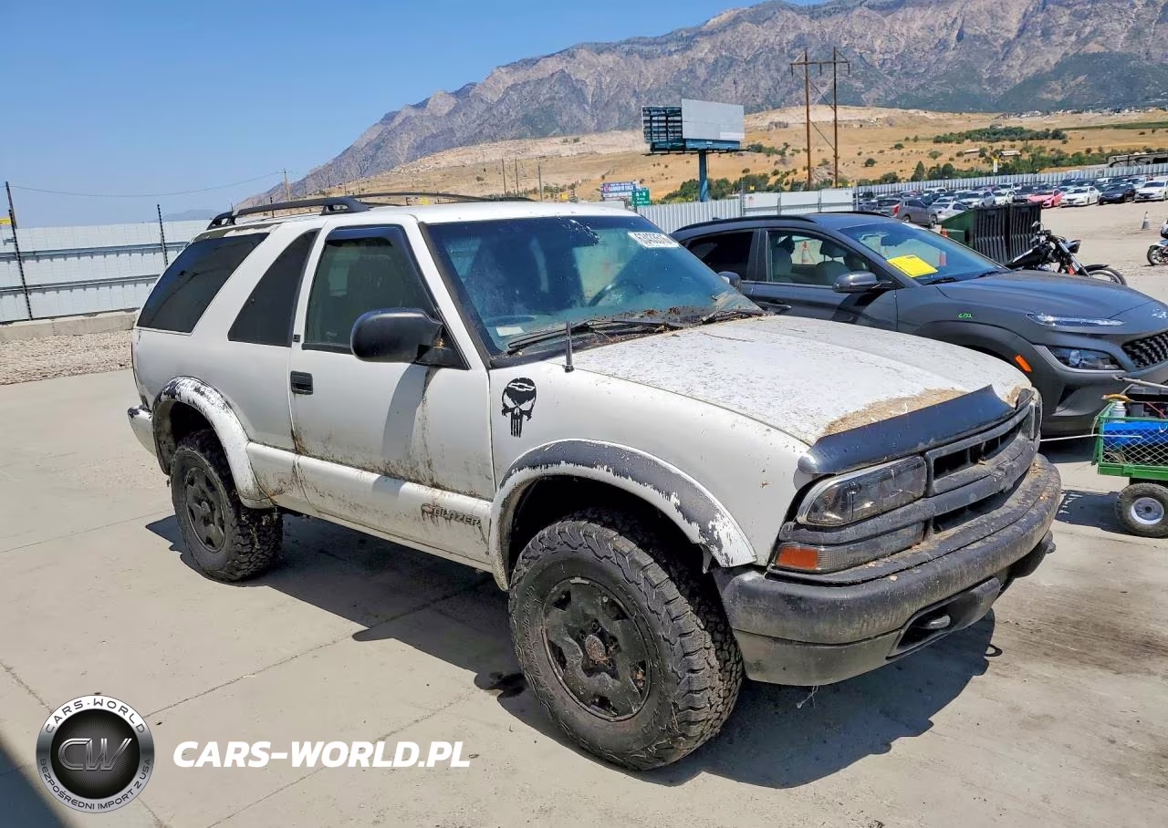 2001 Chevrolet Blazer VIN:1GNCT18WX1K163836 - 4