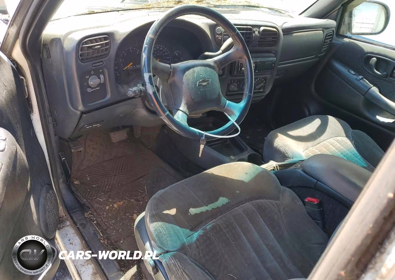 2001 Chevrolet Blazer VIN:1GNCT18WX1K163836 - 8