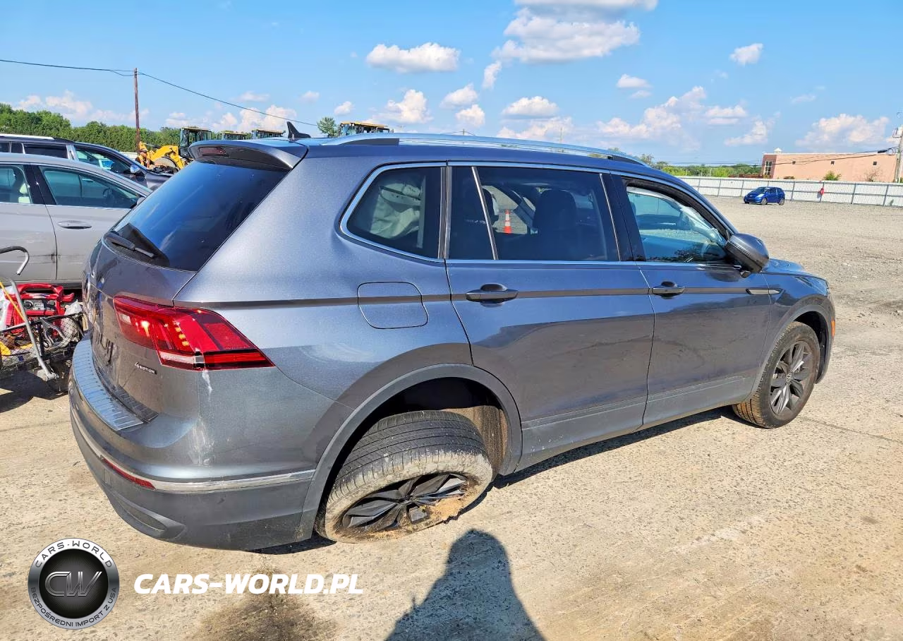 2023 Volkswagen Tiguan Se VIN:3VVMB7AX3PM070827 - 3