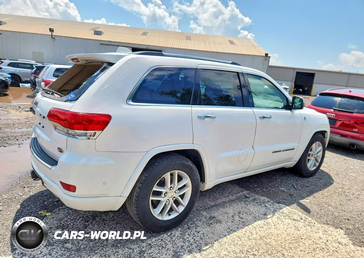 2018 Jeep Grand Cherokee Overland VIN:1C4RJFCG8JC304077 - 3
