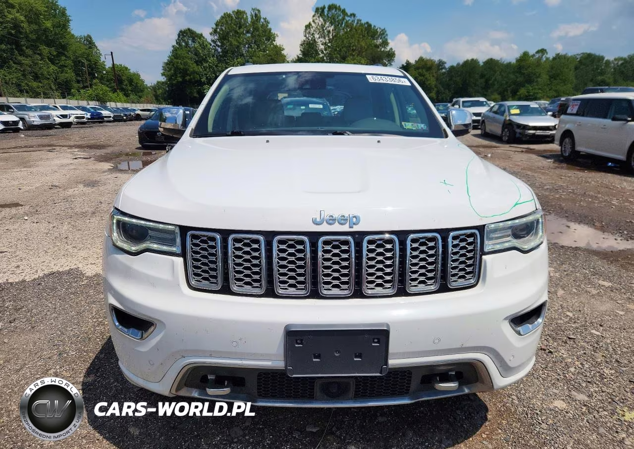 2018 Jeep Grand Cherokee Overland VIN:1C4RJFCG8JC304077 - 5