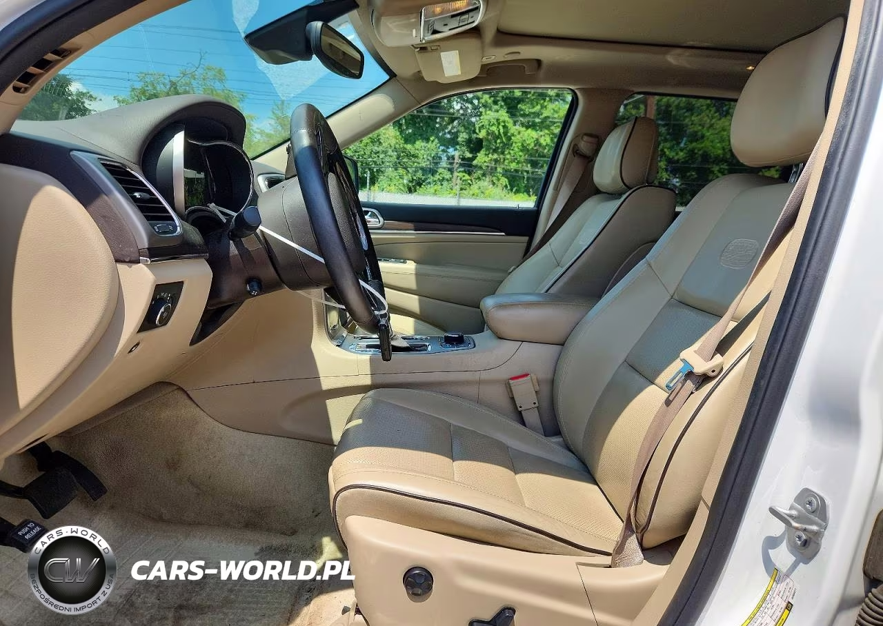 2018 Jeep Grand Cherokee Overland VIN:1C4RJFCG8JC304077 - 7