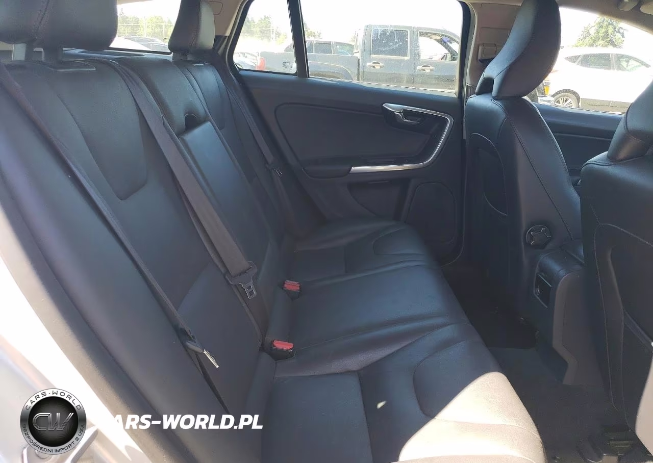 2015 Volvo V60 Premier VIN:YV1612SB9F1186314 - 10