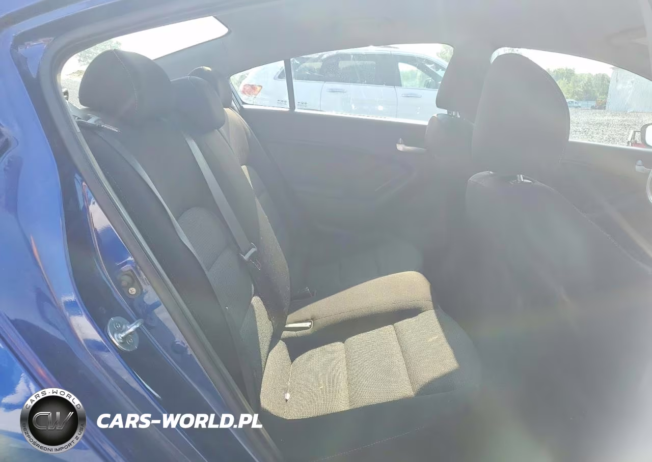 2017 Kia Forte Lx VIN:3KPFK4A70HE139927 - 10