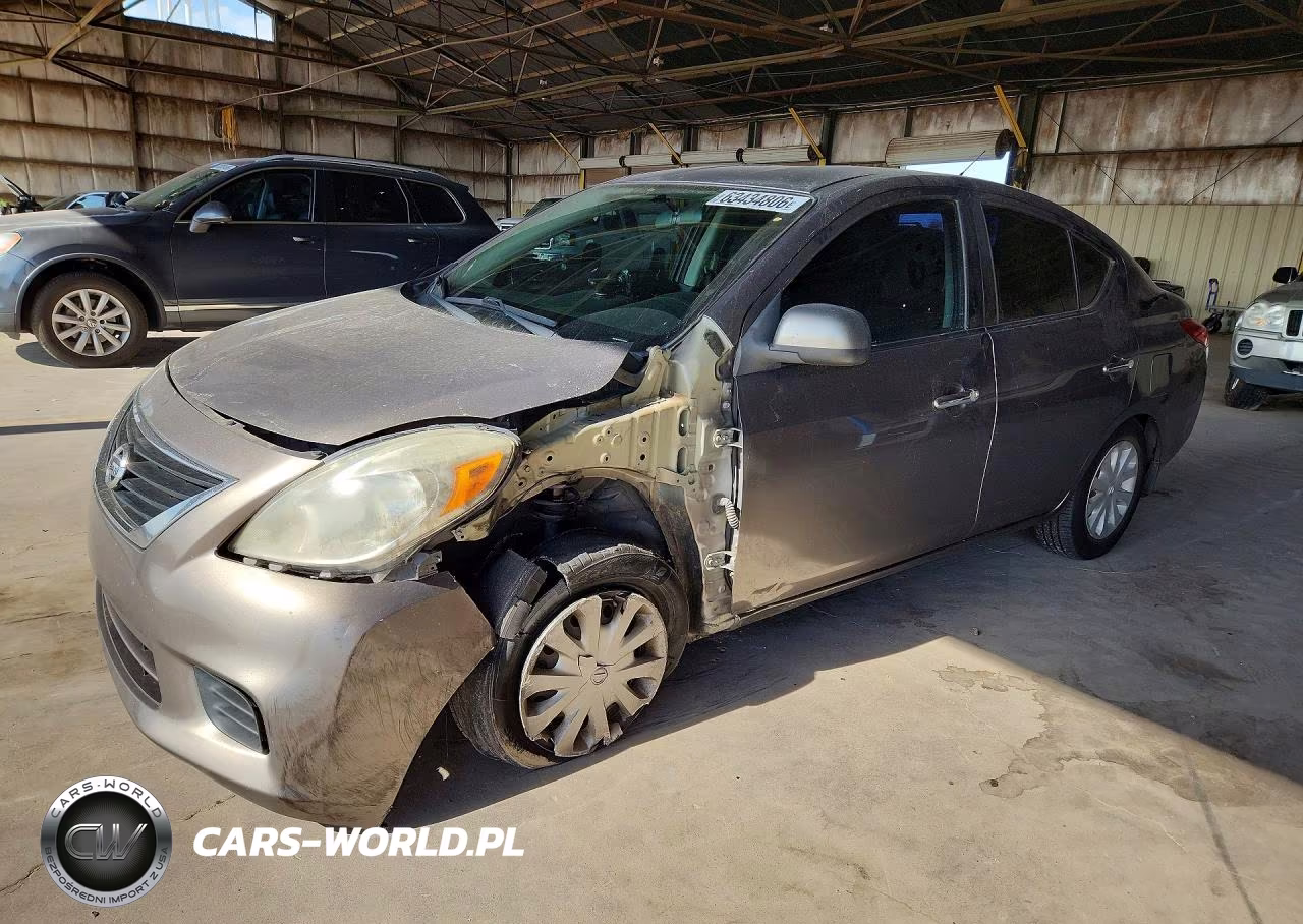 2014 Nissan Versa 1.6 Sv – zdjęcie 1 z 12