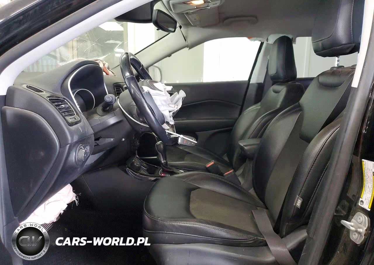 2020 Jeep Compass Latitude VIN:3C4NJDBB8LT137557 - 7