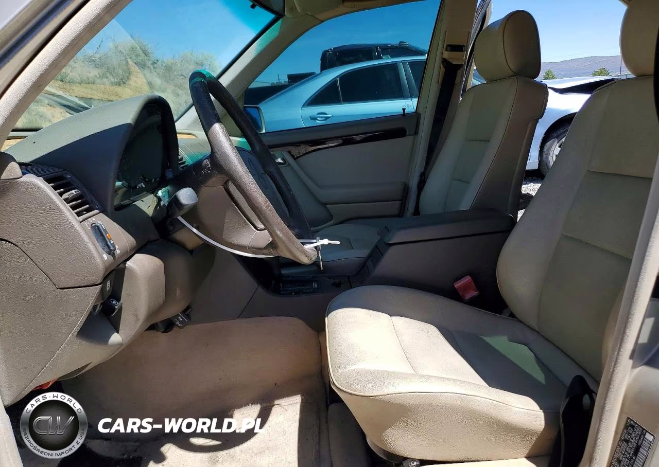 1995 Mercedes-Benz C 220 VIN:WDBHA22E3SF237567 - 7