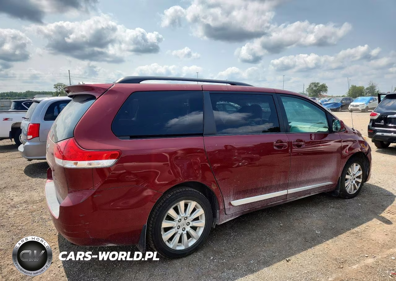 2011 Toyota Sienna Le VIN:5TDJK3DC0BS023346 - 3