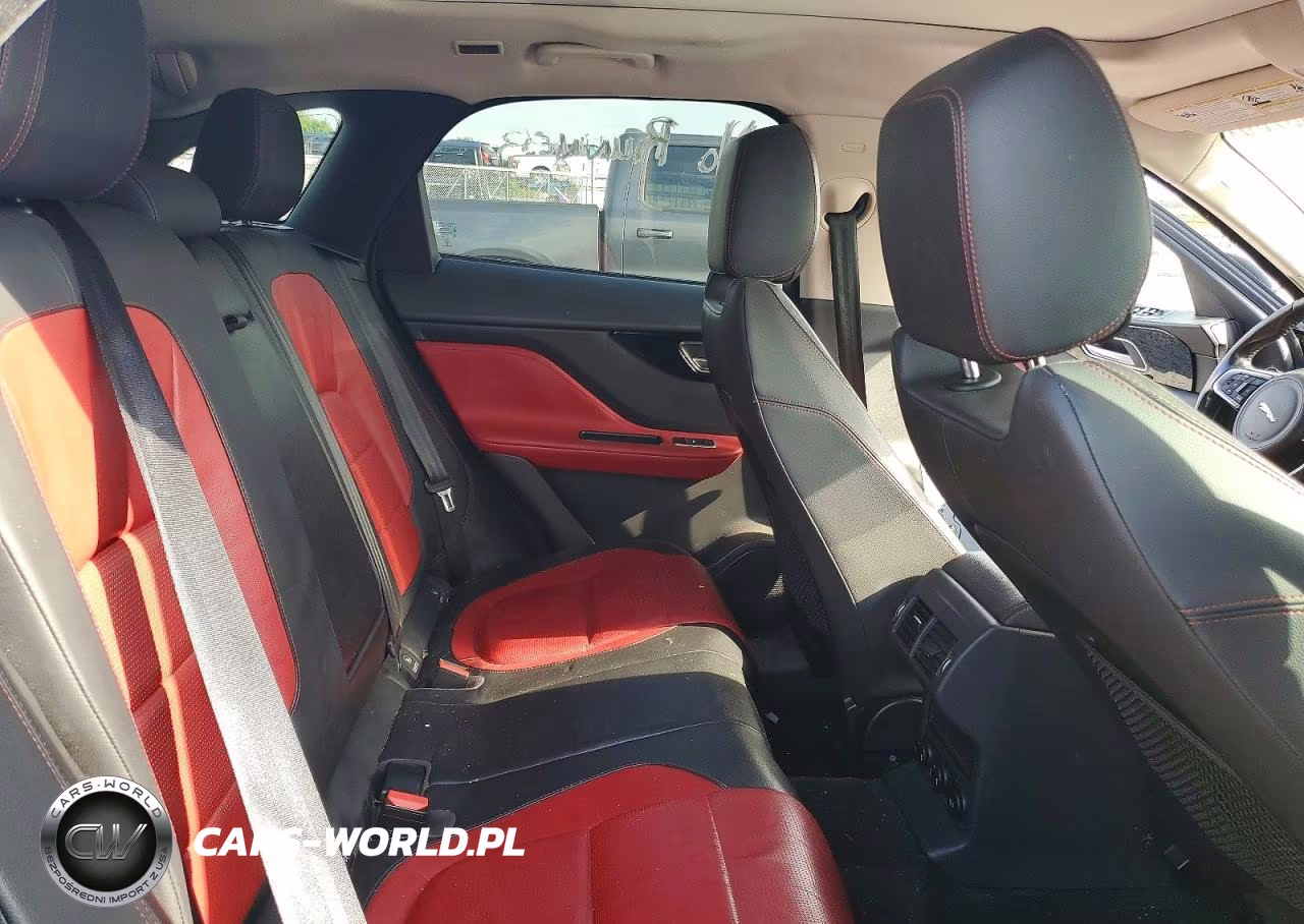2017 Jaguar F-Pace R - Sport VIN:SADCL2BV4HA064772 - 11