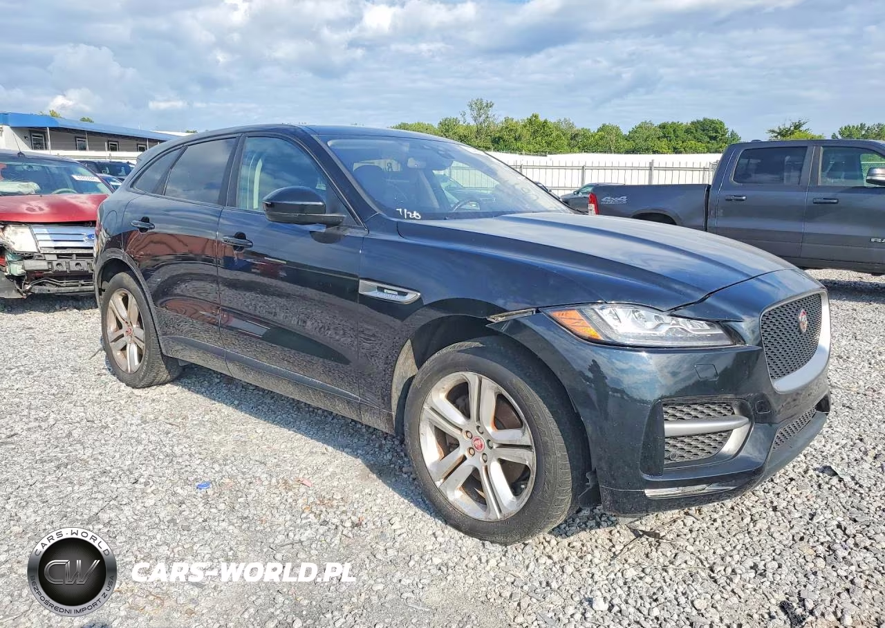2017 Jaguar F-Pace R - Sport VIN:SADCL2BV4HA064772 - 4