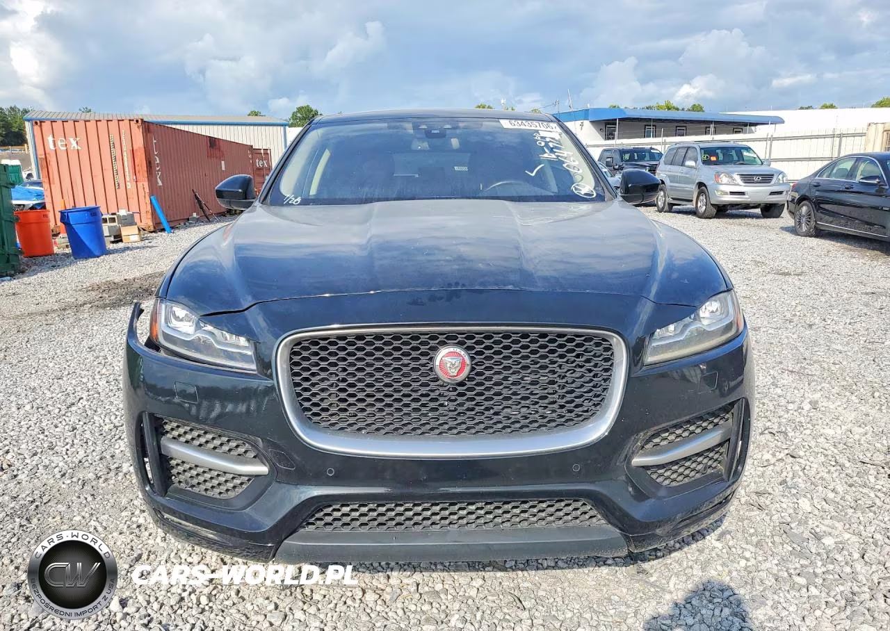 2017 Jaguar F-Pace R - Sport VIN:SADCL2BV4HA064772 - 5