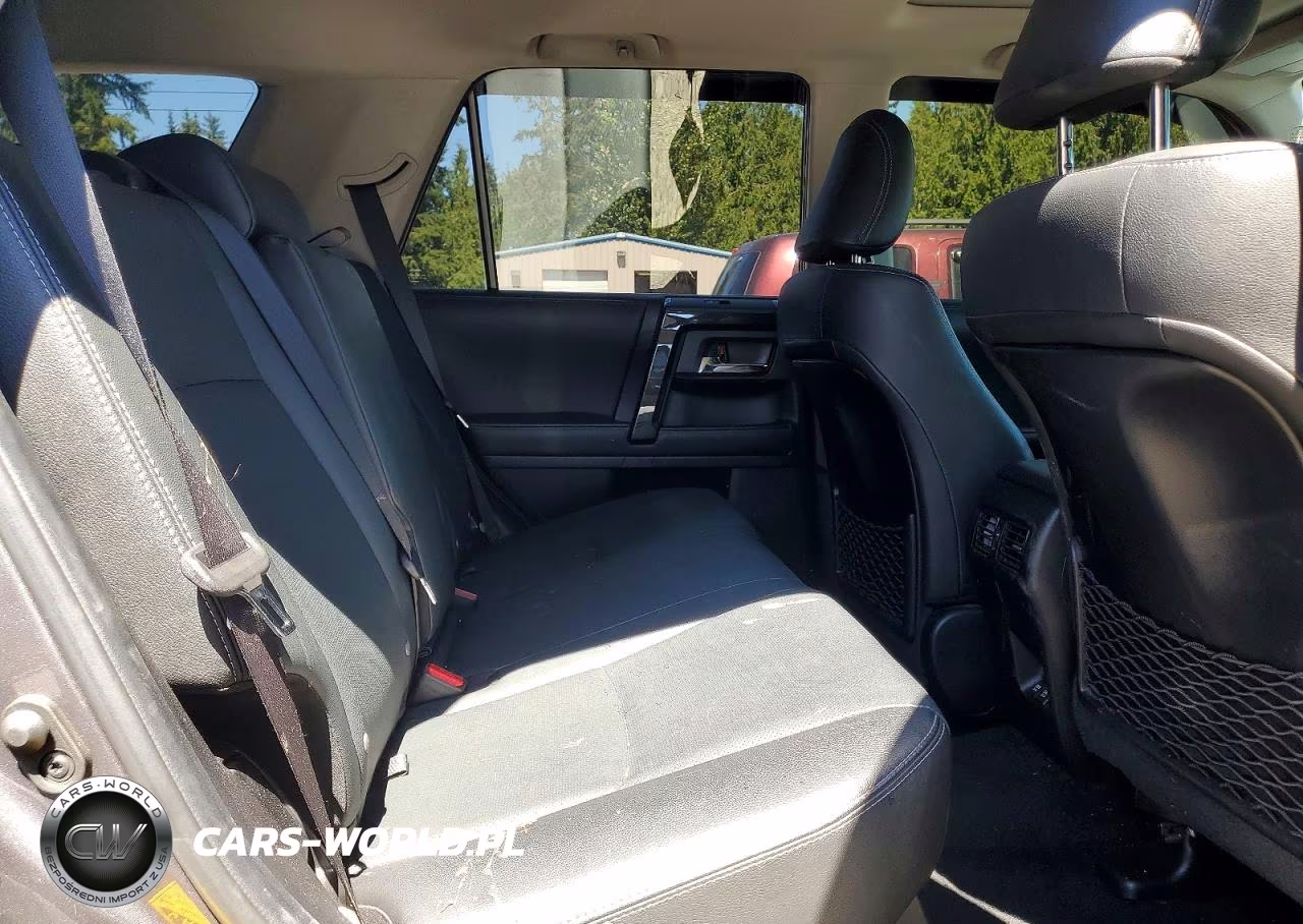 2021 Toyota 4Runner Nightshade Edition VIN:JTEJU5JR6M5941105 - 11