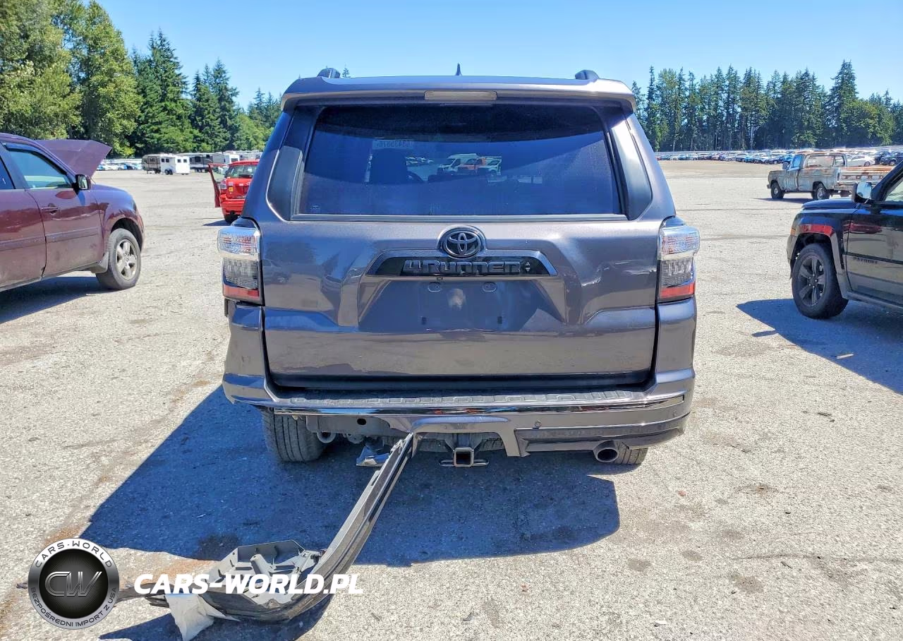 2021 Toyota 4Runner Nightshade Edition VIN:JTEJU5JR6M5941105 - 6