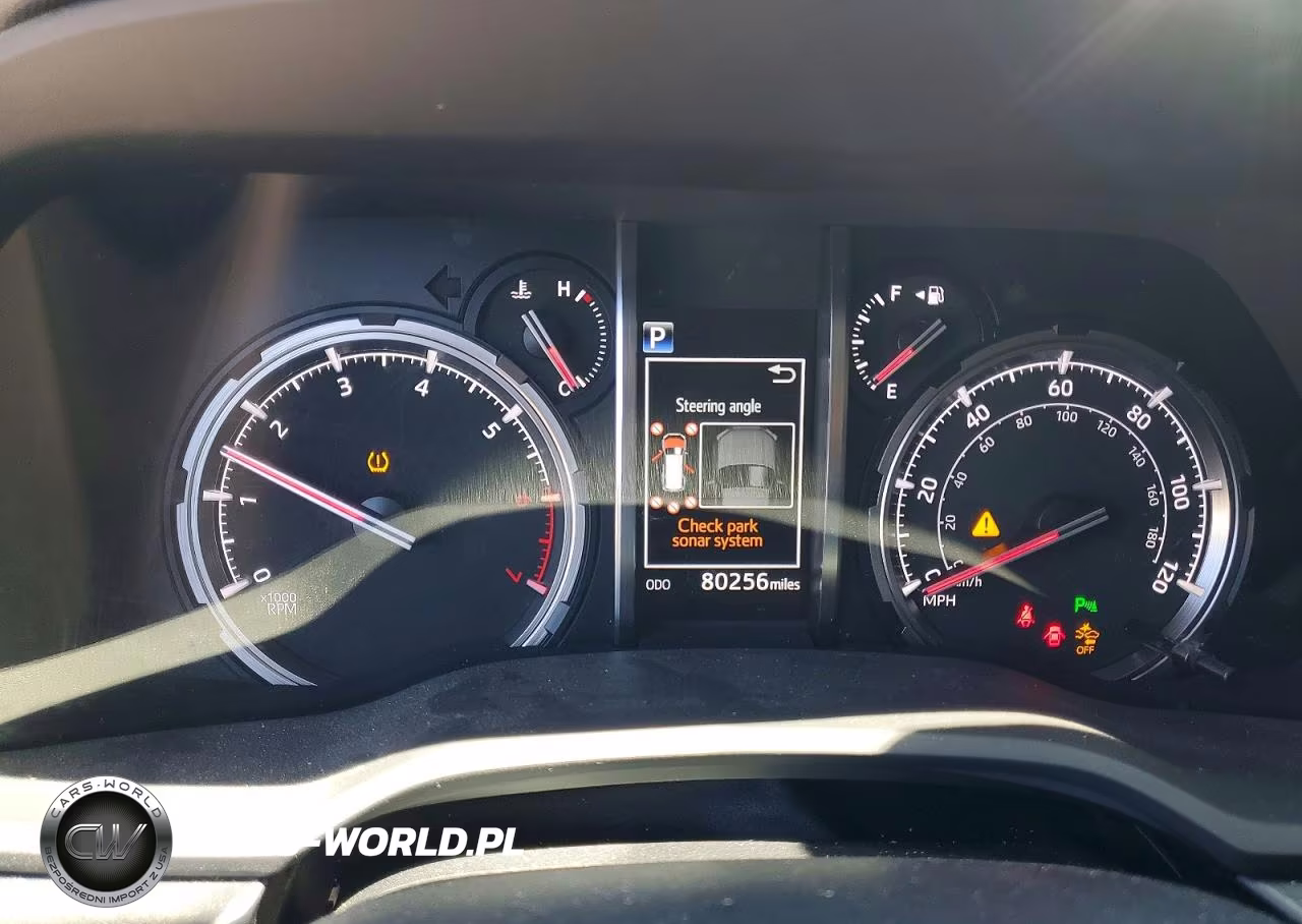 2021 Toyota 4Runner Nightshade Edition VIN:JTEJU5JR6M5941105 - 9