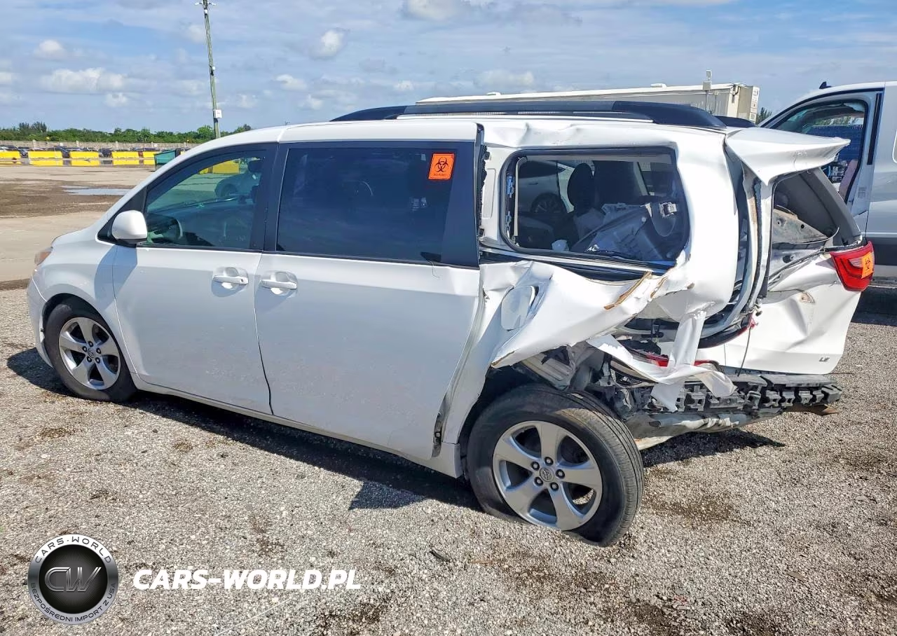2015 Toyota Sienna Le 8 Passenger VIN:5TDKK3DC4FS604133 - 2