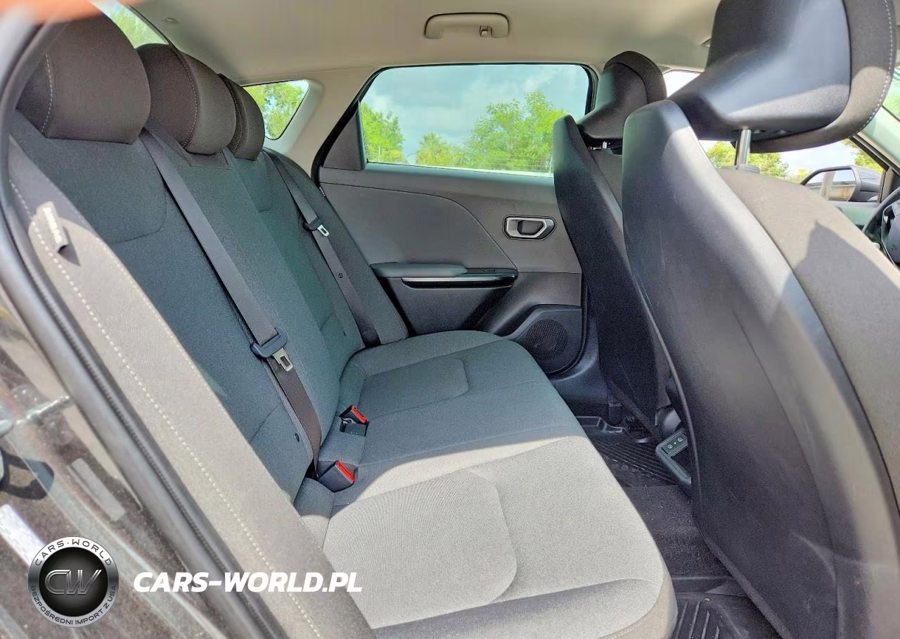 2025 Kia K4 Lx VIN:3KPFT4DE4SE178390 - 10