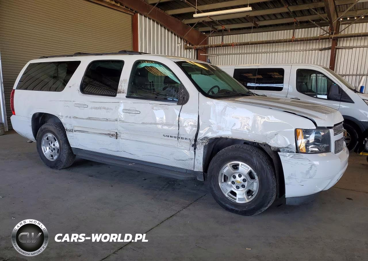 2014 Chevrolet Suburban C1500 Lt VIN:1GNSCJE07ER116319 - 4