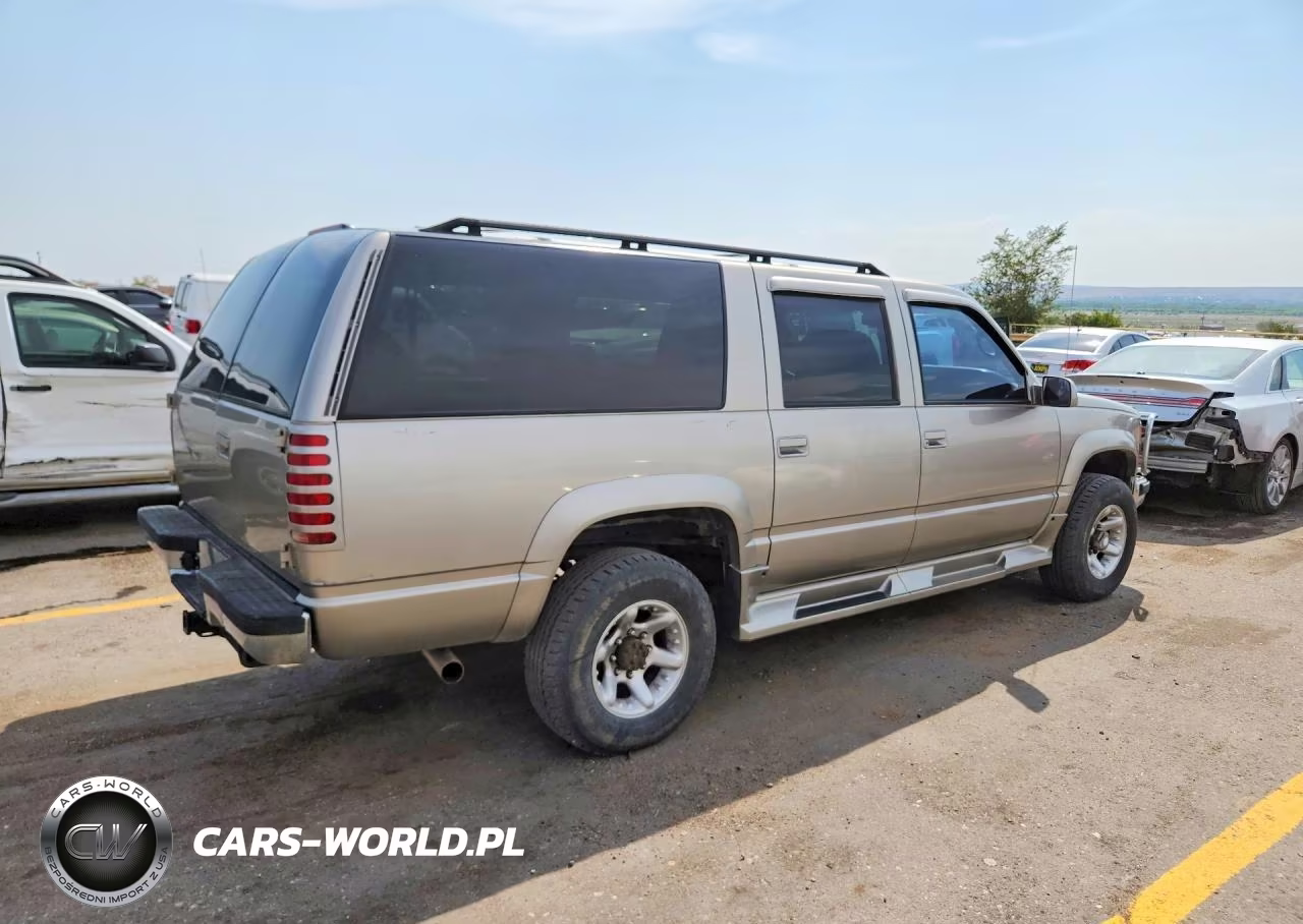 1999 Chevrolet Suburban K2500 VIN:3GNGK26J2XG122988 - 3