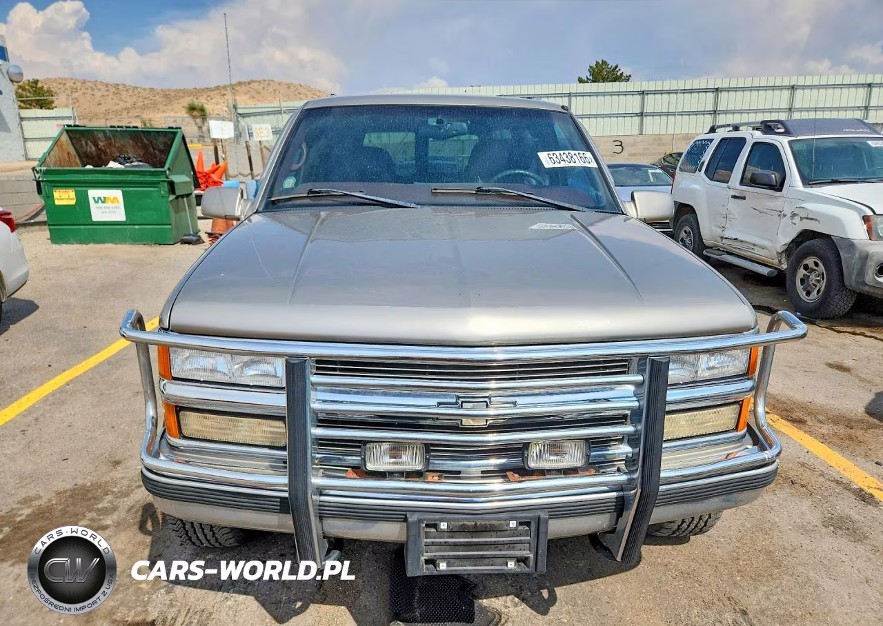 1999 Chevrolet Suburban K2500 VIN:3GNGK26J2XG122988 - 5