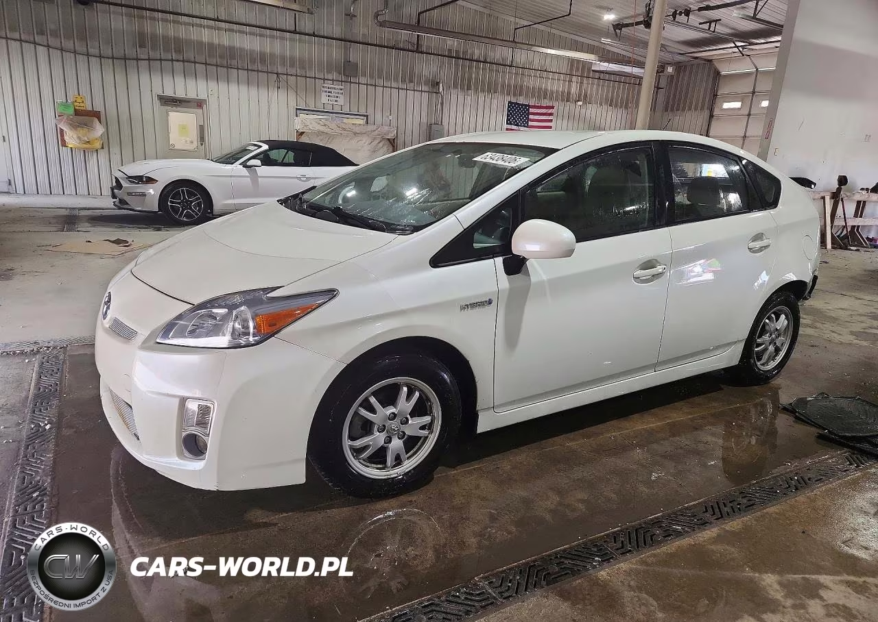 2011 Toyota Prius Two