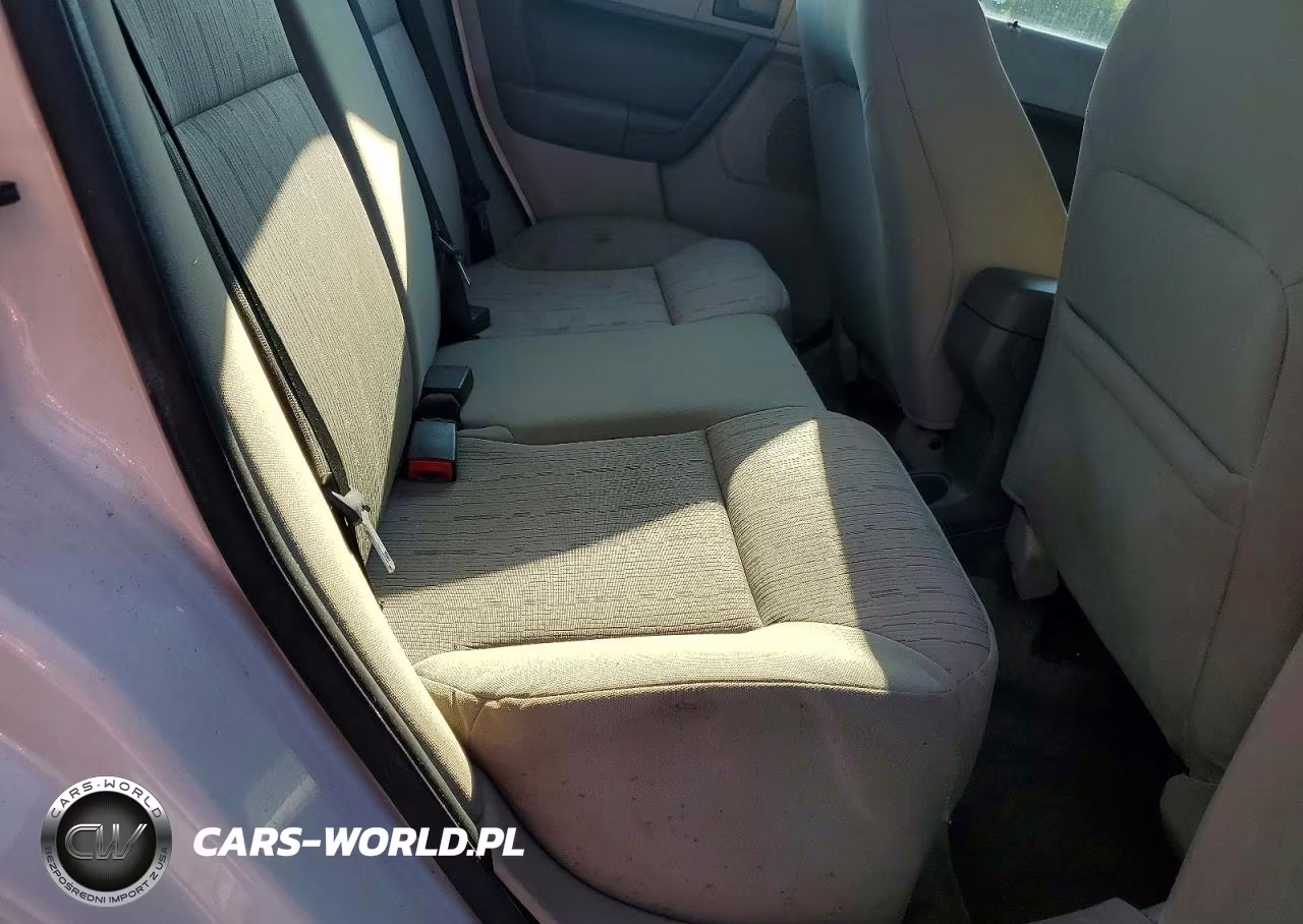 2010 Ford Focus Se VIN:1FAHP3FN8AW137372 - 10