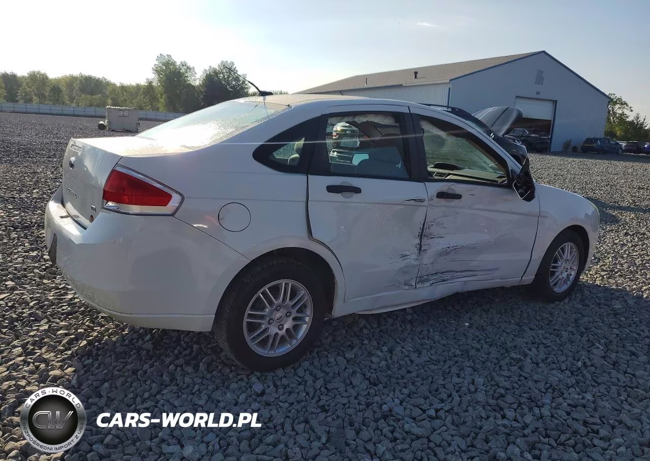 2010 Ford Focus Se VIN:1FAHP3FN8AW137372 - 3