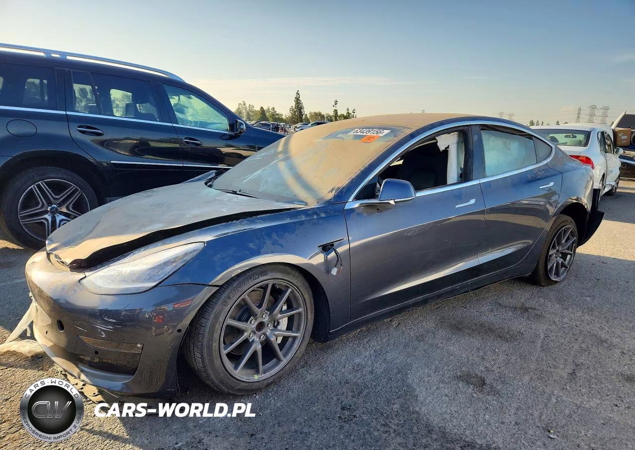 2018 Tesla Model 3 – zdjęcie 1 z 12