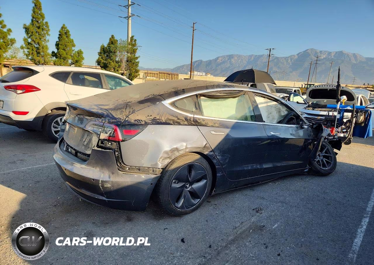 2018 Tesla Model 3 VIN:5YJ3E1EA3JF157661 - 3