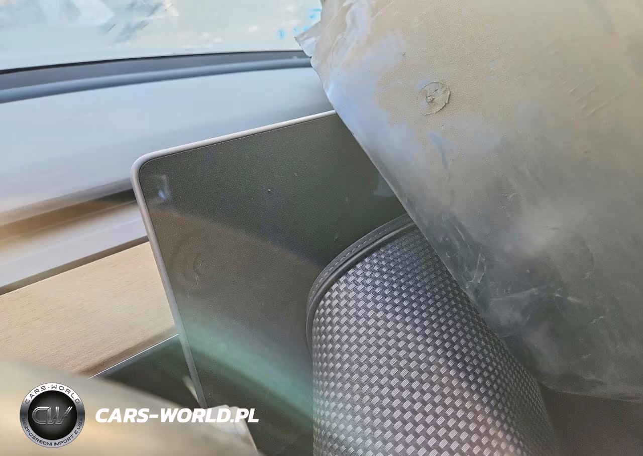 2018 Tesla Model 3 VIN:5YJ3E1EA3JF157661 - 9