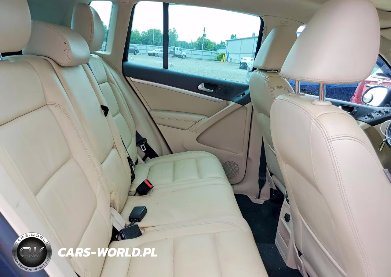 2013 Volkswagen Tiguan S VIN:WVGBV3AXXDW561117 - 11