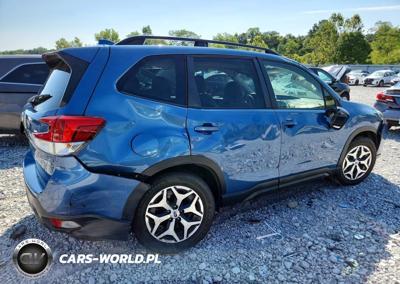 2021 Subaru Forester Premium VIN:JF2SKAFC3MH457548 - 3