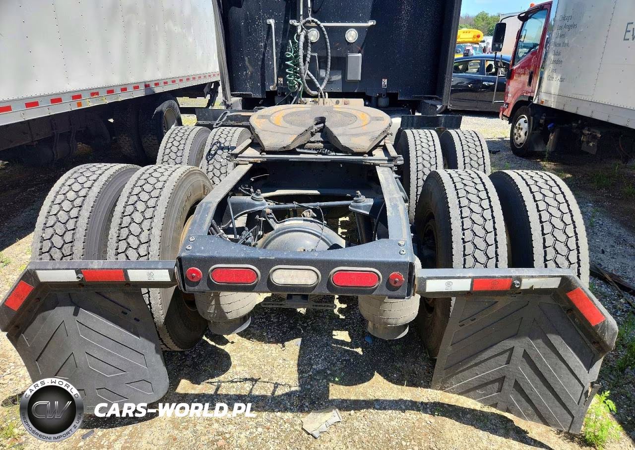 2023 Peterbilt 579 Semi Truck VIN:1XPBD49X9PD855818 - 14